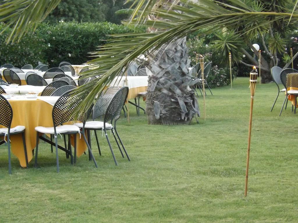 Le Anfore Hotel Villasimius Exterior photo